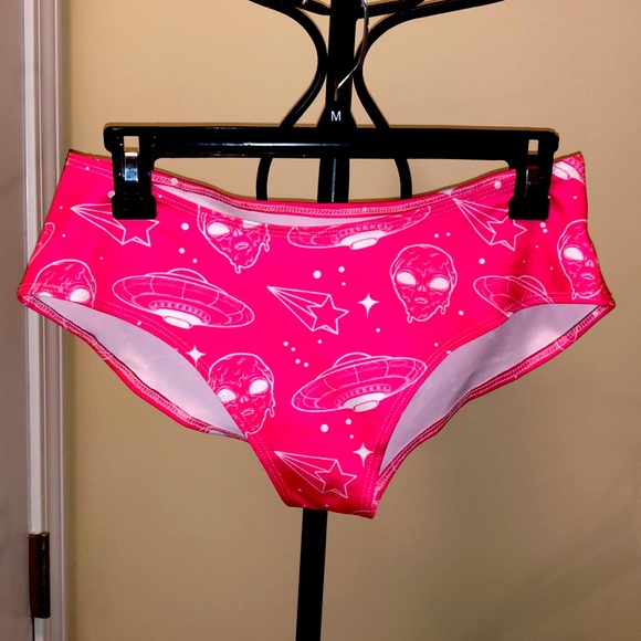 Electric threads rave shorts glow in the dark - Picture 1 of 4